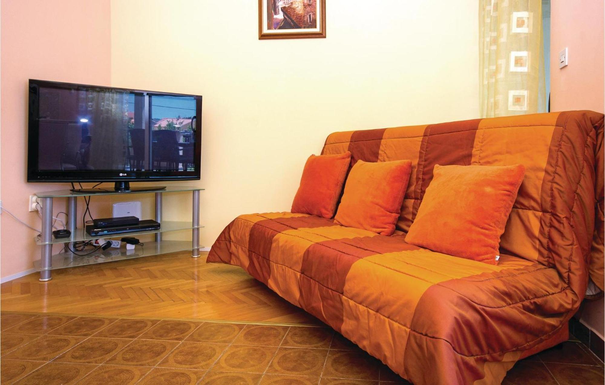Amazing Apartment In Kastel Stafilic With Jacuzzi Kaštela Exterior foto